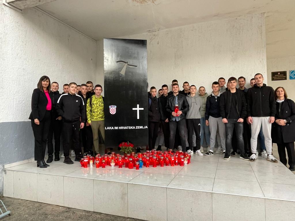 TIŠ Ruđera Boškovića obilježila Dan sjećanja na žrtve Domovinskog rata i Dan sjećanja na žrtvu Vukovara i Škabrnje