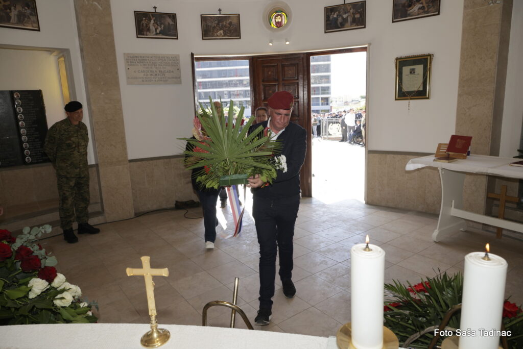 Gradonačelnik Bulj odao počast suborcima na 33.obljetnici osnutka 4. gardijske brigade Pauci u Splitu